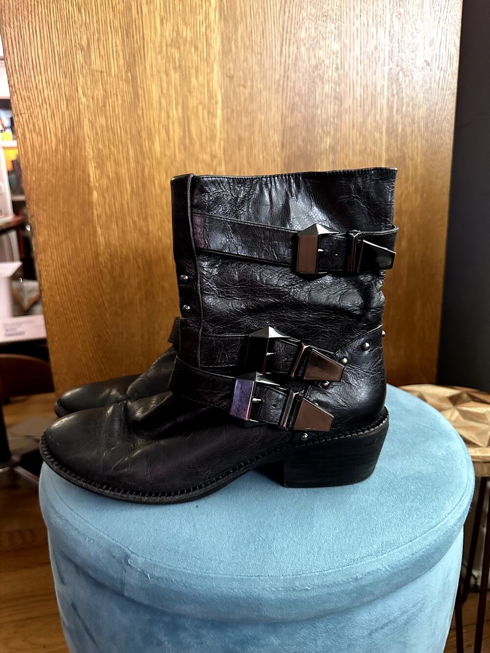 B. MAKOWSKY Faith Women's Black Leather Studded Boots | Size 7